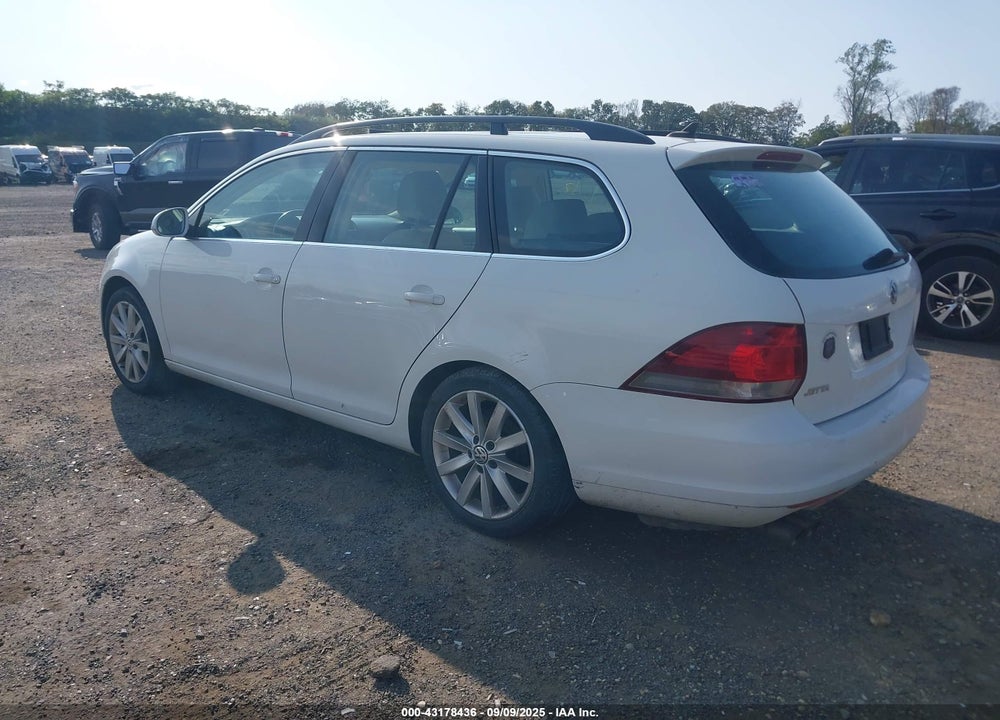 2012 VOLKSWAGEN JETTA SPORTWAGEN 2.5L SE VIN: 3VWPP7AJ7CM708626