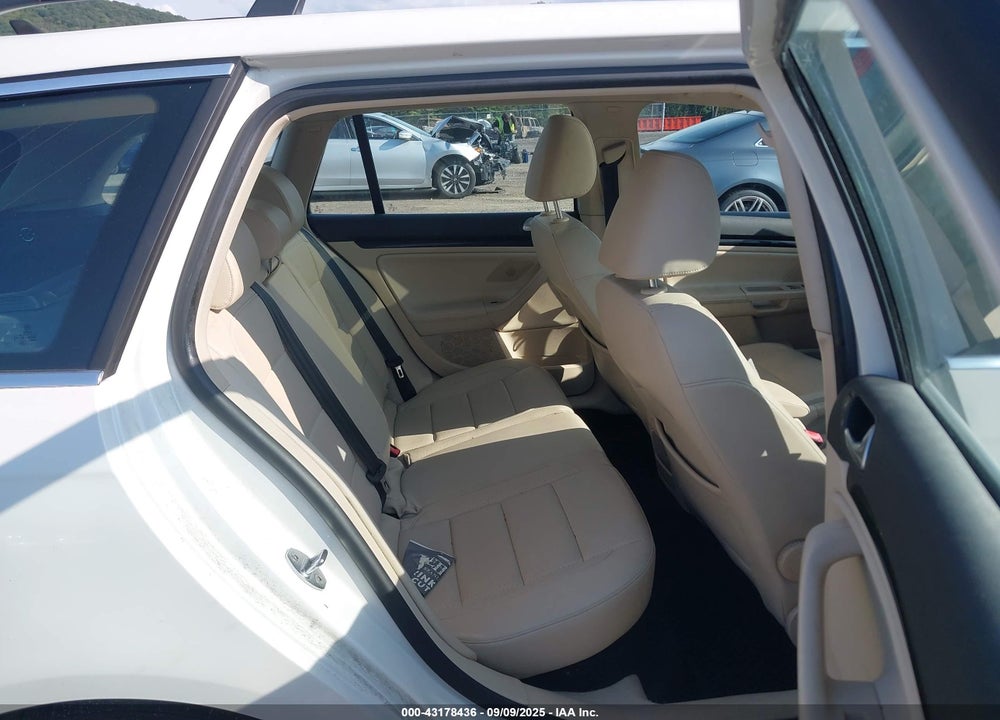 2012 VOLKSWAGEN JETTA SPORTWAGEN 2.5L SE VIN: 3VWPP7AJ7CM708626