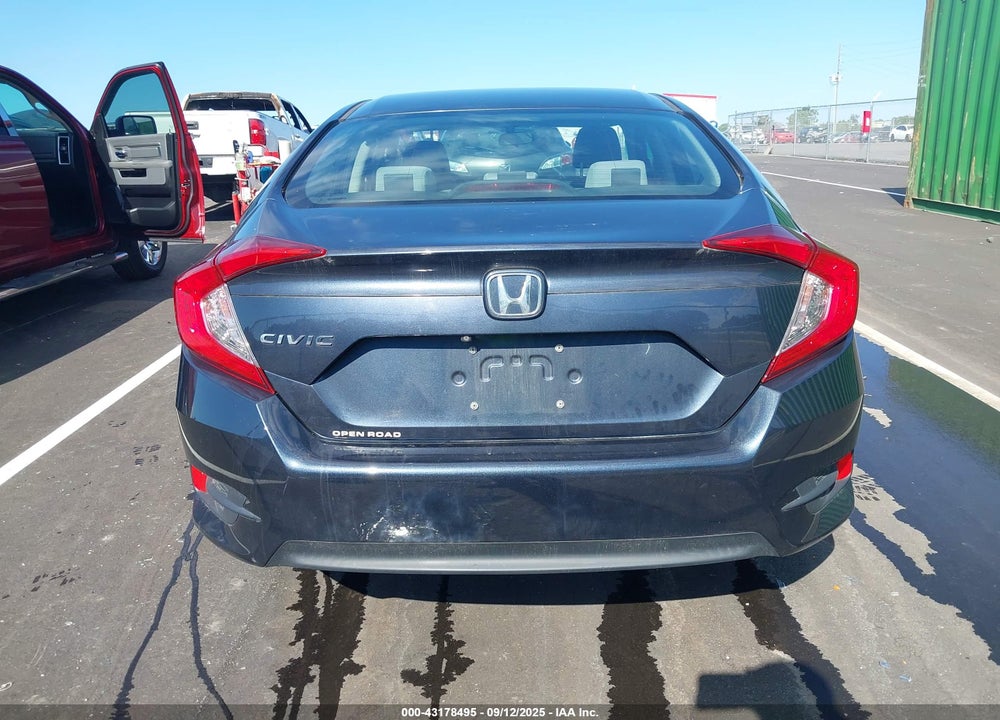 2017 HONDA CIVIC VIN: 2HGFC2F57HH572918