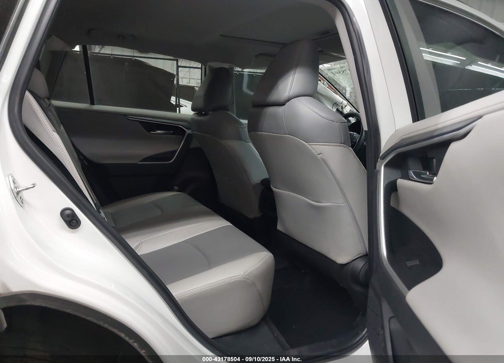 2019 TOYOTA RAV4 VIN: 2T3Y1RFV0KC014021