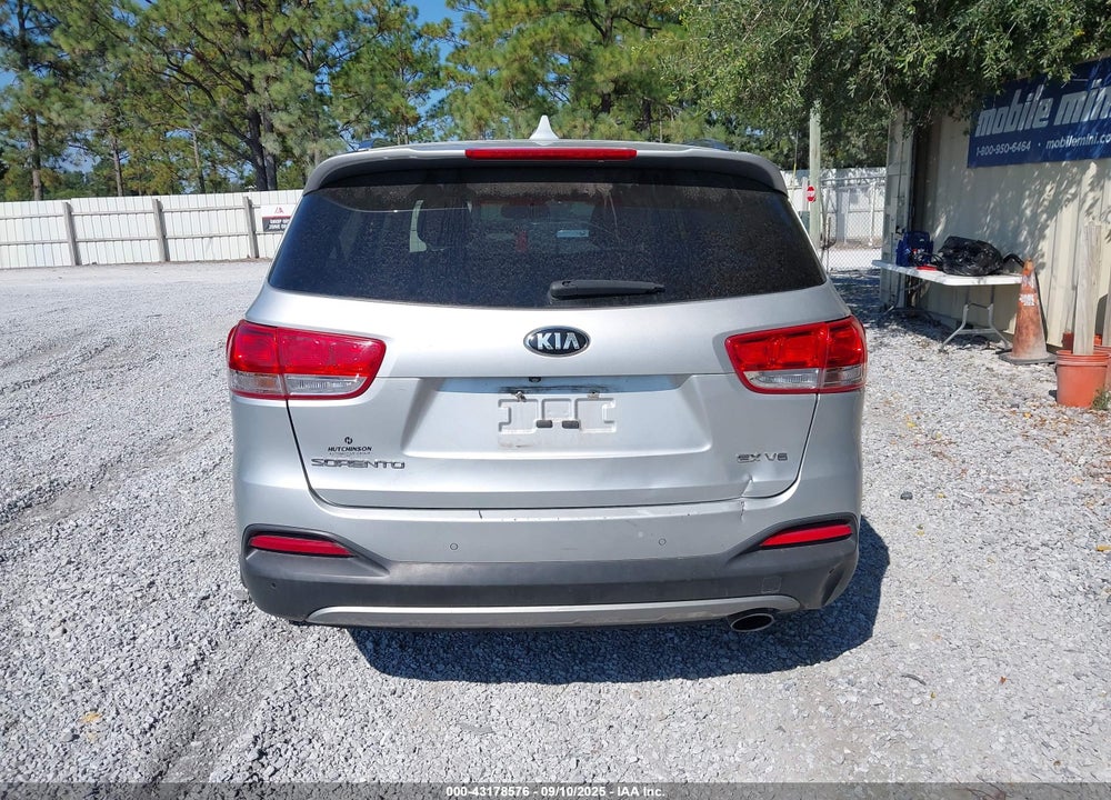 2016 KIA SORENTO VIN: 5XYPH4A56GG104375