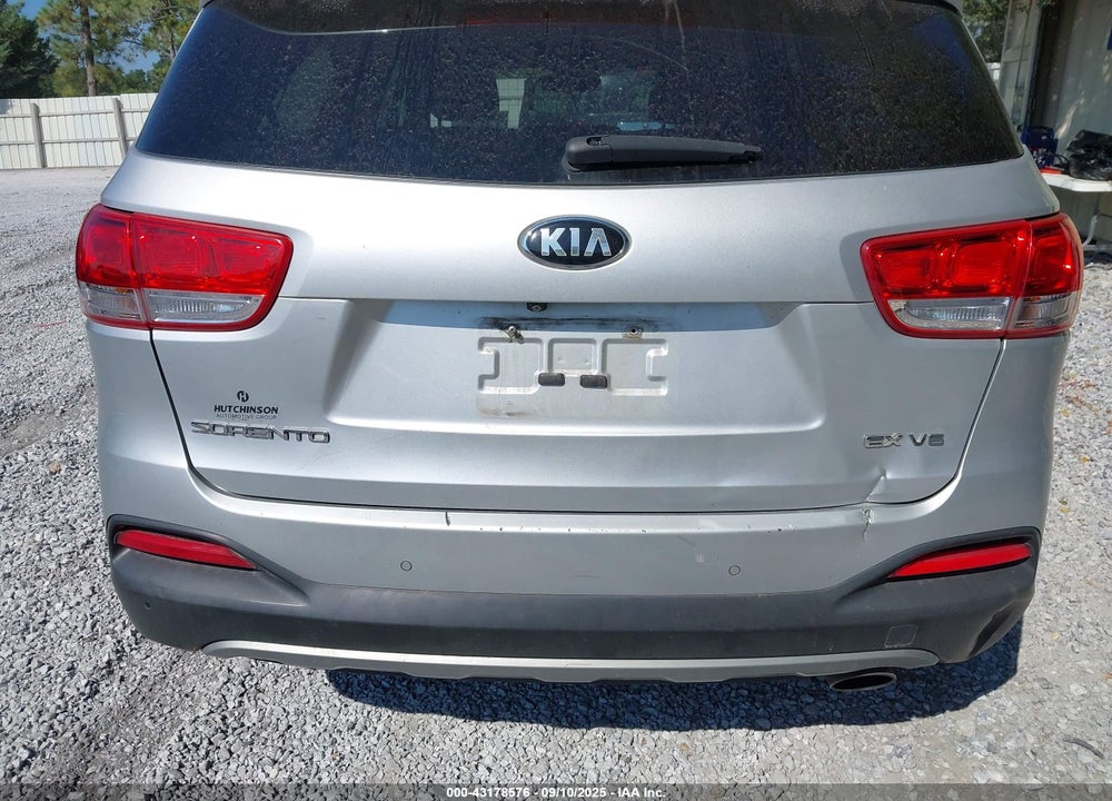 2016 KIA SORENTO VIN: 5XYPH4A56GG104375