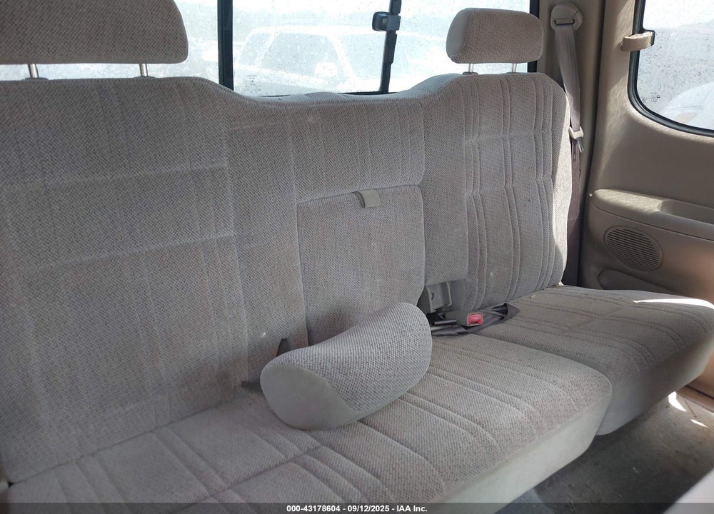 2001 TOYOTA TUNDRA SR5 V8 VIN: 5TBRT34111S218832