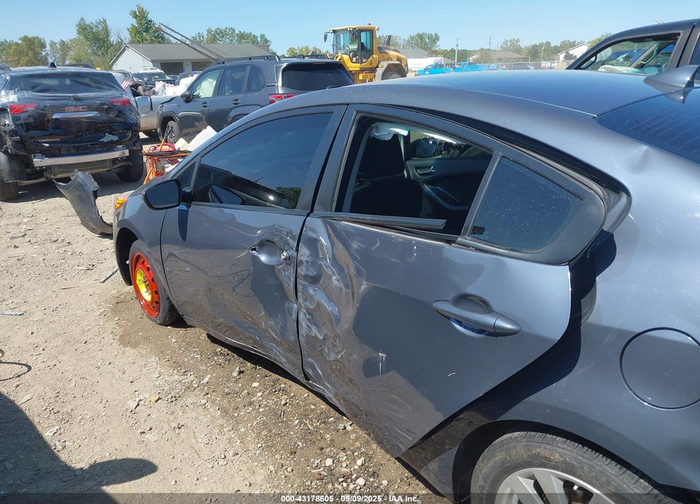 2015 KIA FORTE VIN: KNAFX4A69F5397295