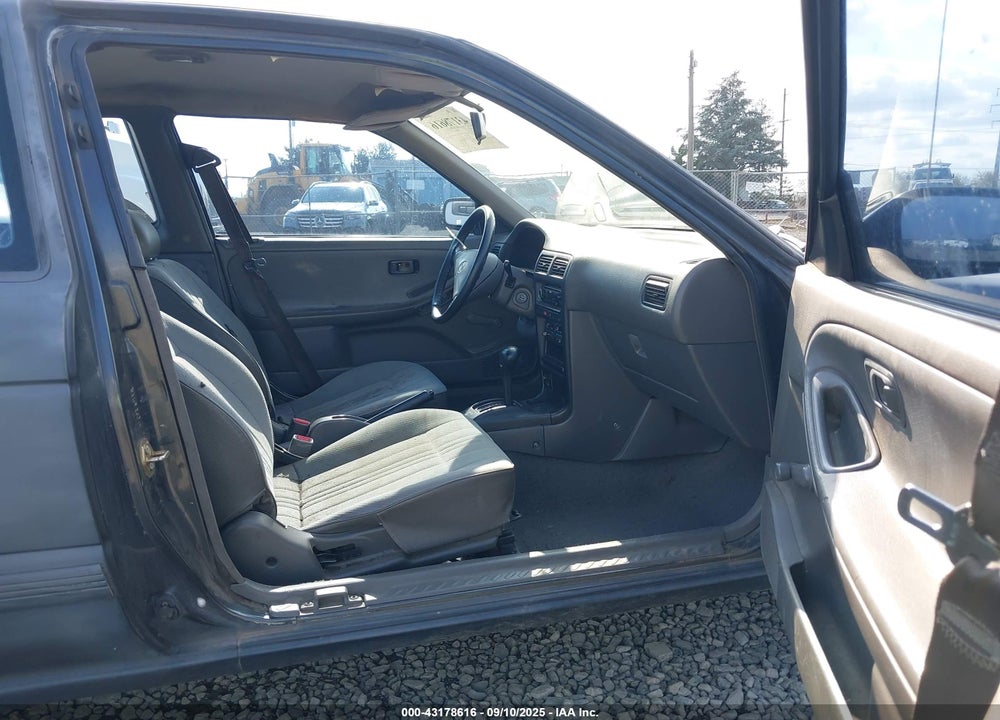 1994 NISSAN SENTRA VIN: 3N1EB32A5RL000411
