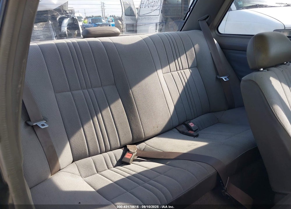 1994 NISSAN SENTRA VIN: 3N1EB32A5RL000411