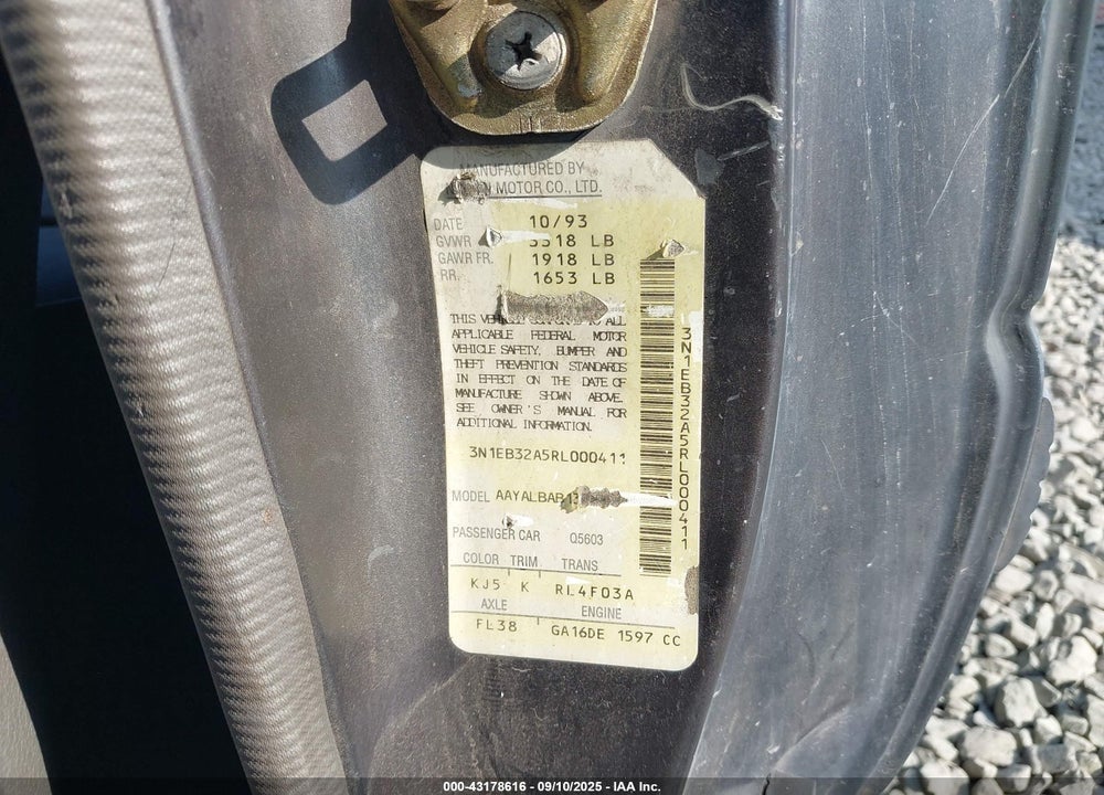 1994 NISSAN SENTRA VIN: 3N1EB32A5RL000411