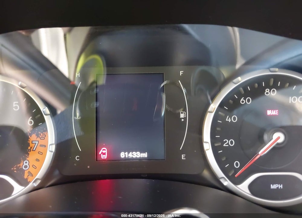 2016 JEEP RENEGADE VIN: ZACCJABT2GPD80129