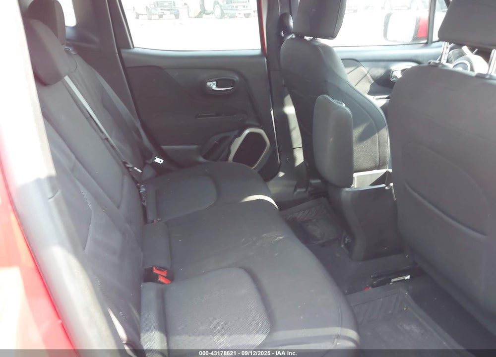 2016 JEEP RENEGADE VIN: ZACCJABT2GPD80129