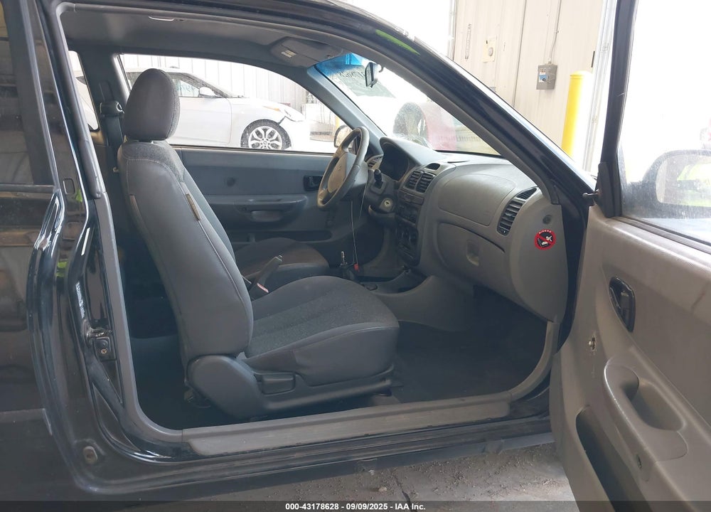 2004 HYUNDAI ACCENT VIN: KMHCF35C74U310141