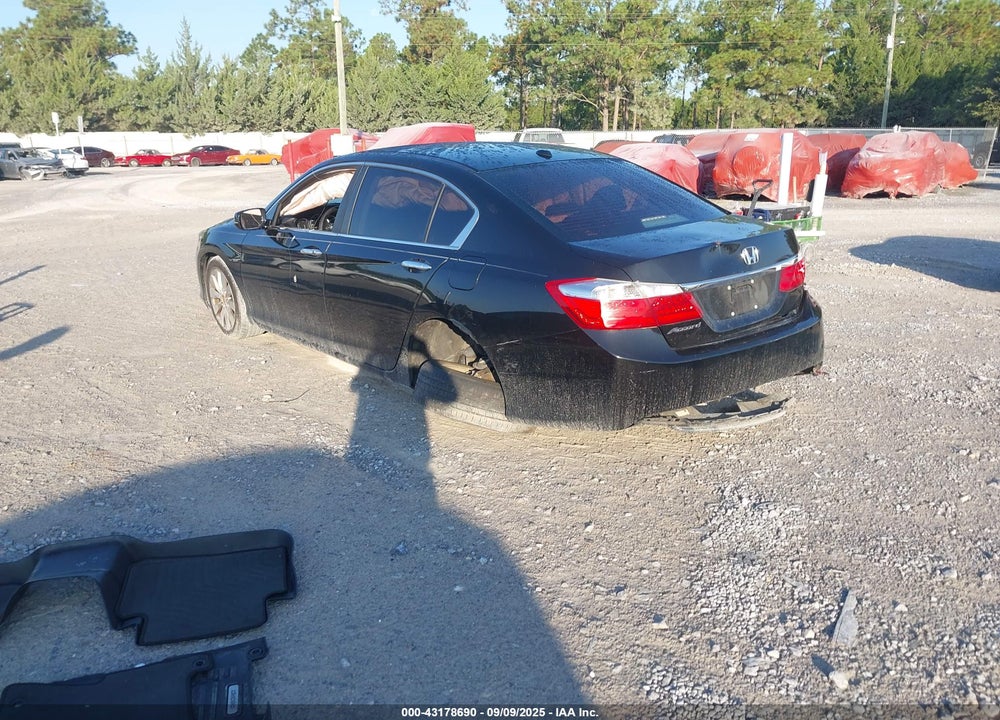 2015 HONDA ACCORD VIN: 1HGCR2F84FA014323
