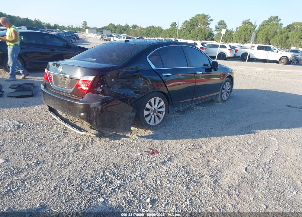 2015 HONDA ACCORD VIN: 1HGCR2F84FA014323