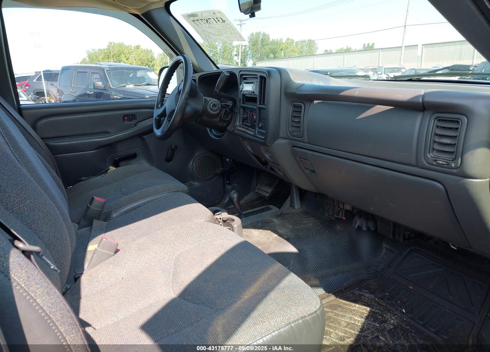 2005 CHEVROLET SILVERADO 1500 WORK TRUCK VIN: 1GCEK14V75Z221352