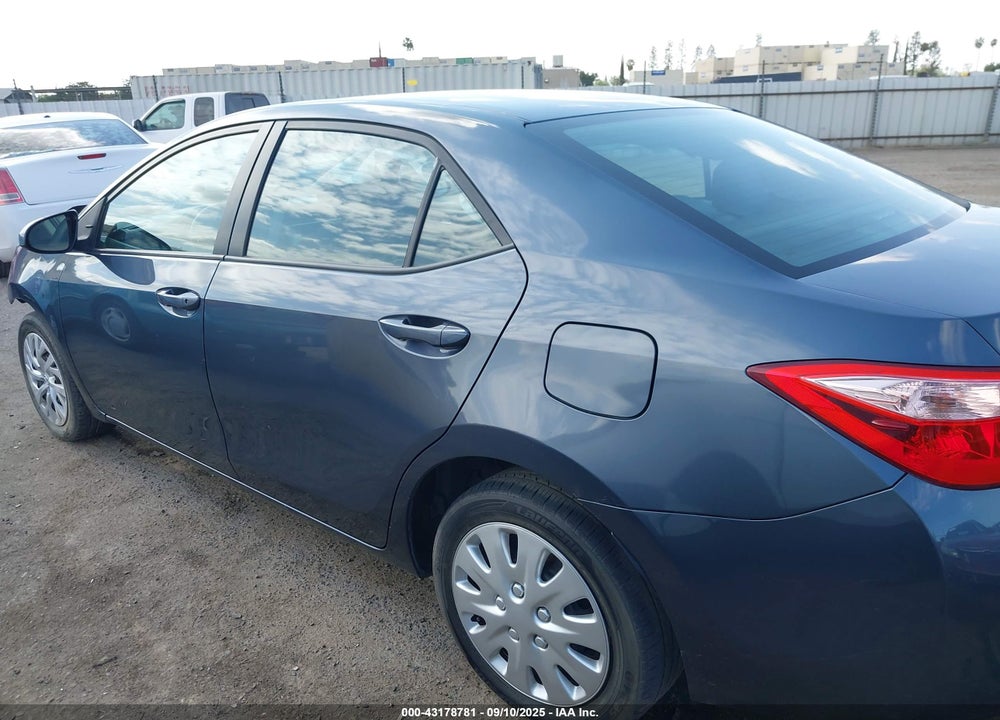 2018 TOYOTA COROLLA LE VIN: 5YFBURHE5JP813892