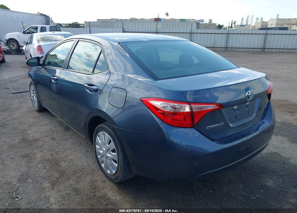 2018 TOYOTA COROLLA LE VIN: 5YFBURHE5JP813892