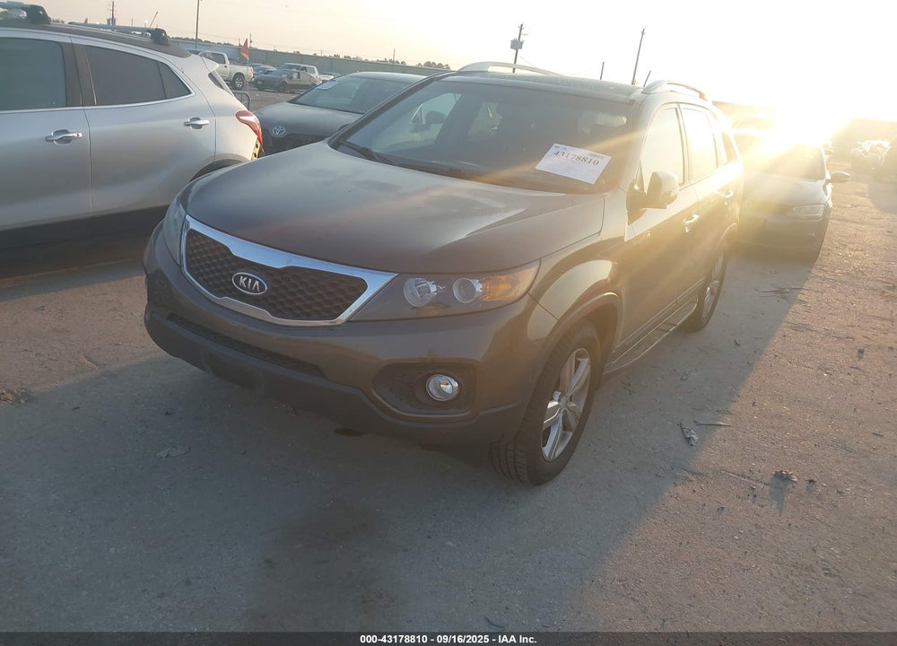2013 KIA SORENTO VIN: 5XYKU4A25DG342080
