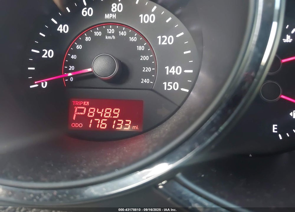 2013 KIA SORENTO VIN: 5XYKU4A25DG342080