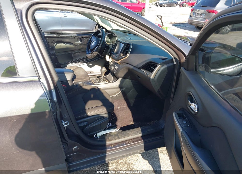 2017 JEEP CHEROKEE VIN: 1C4PJLCB4HW661534