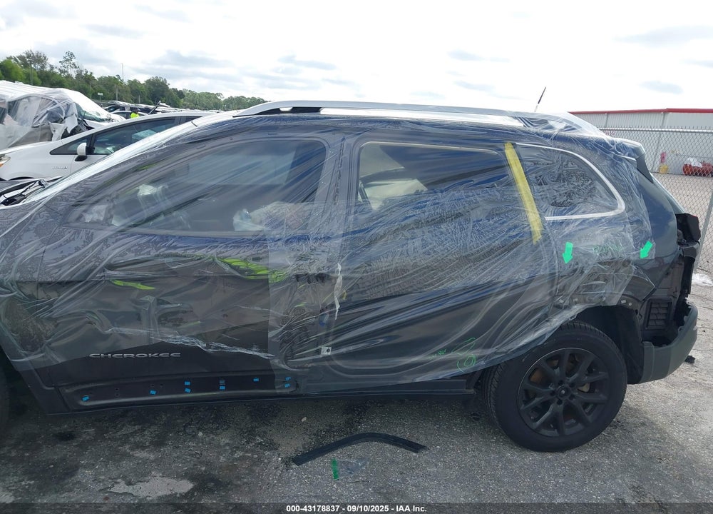 2017 JEEP CHEROKEE VIN: 1C4PJLCB4HW661534