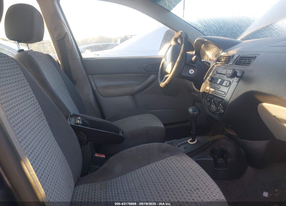 2006 FORD FOCUS ZX4 VIN: 1FAFP34N56W215625