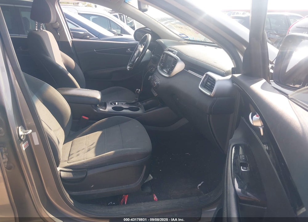 2018 KIA SORENTO VIN: 5XYPG4A3XJG405255