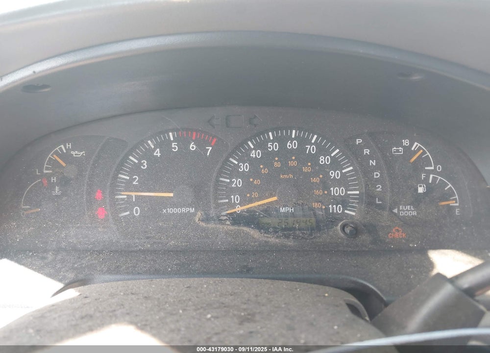 2002 TOYOTA TUNDRA SR5 V8 VIN: 5TBRT34182S238657