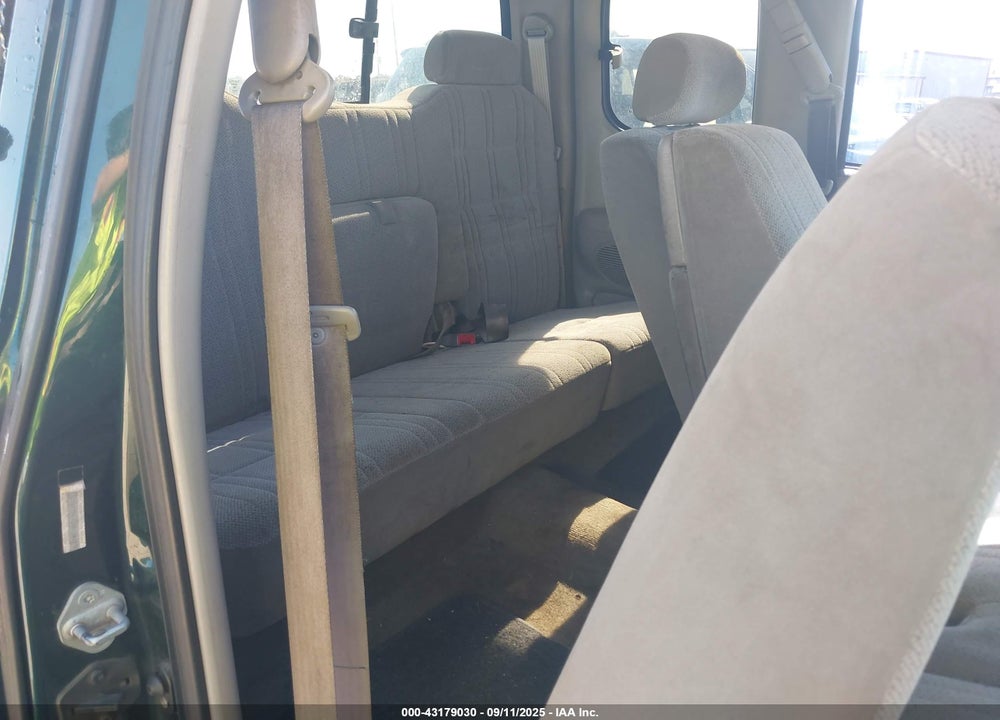 2002 TOYOTA TUNDRA SR5 V8 VIN: 5TBRT34182S238657