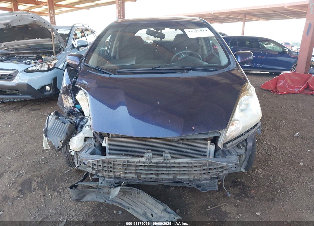 2010 HONDA FIT VIN: JHMGE8H4XAC028229