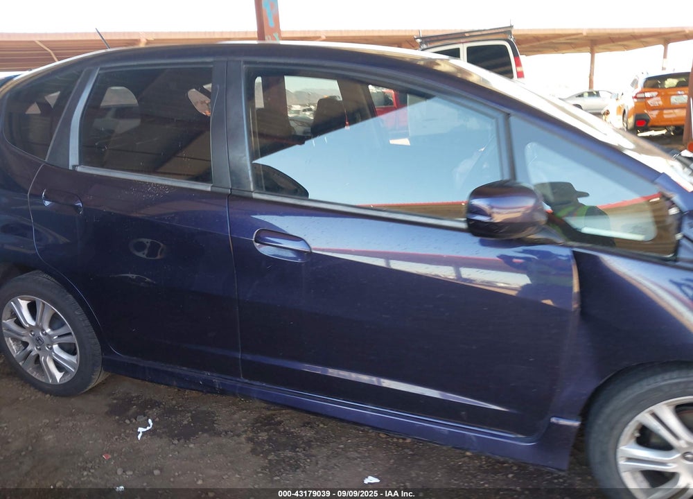2010 HONDA FIT VIN: JHMGE8H4XAC028229