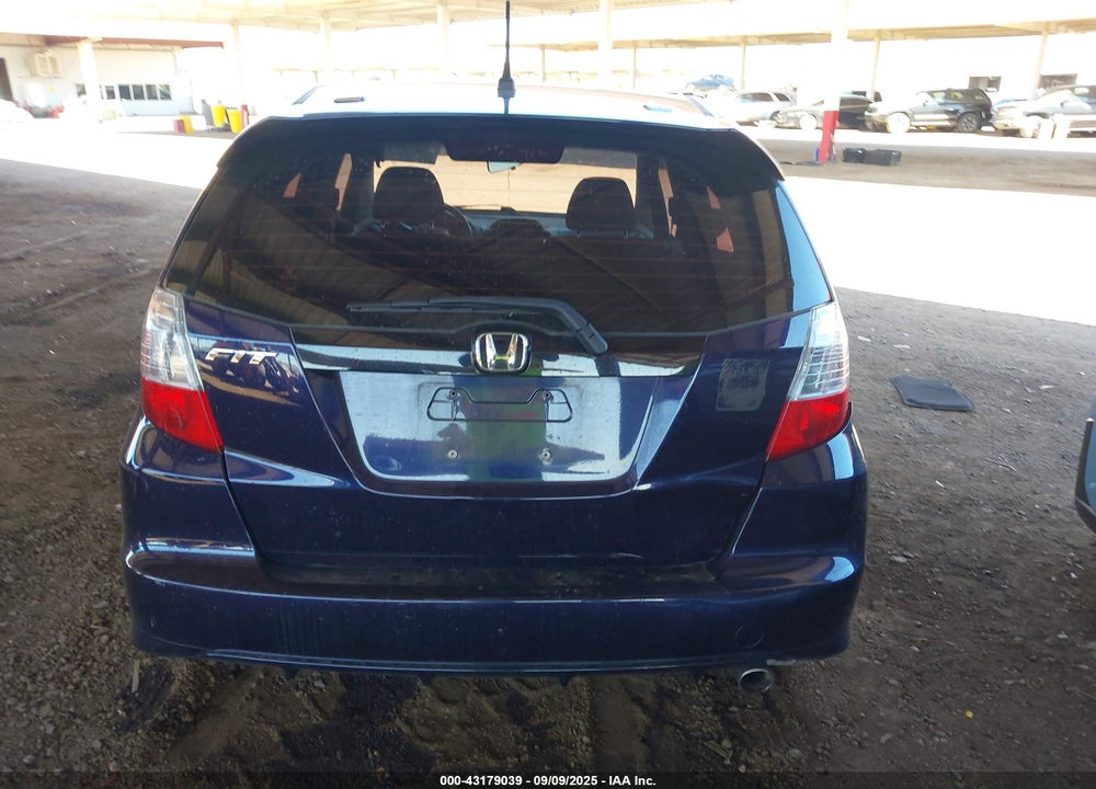 2010 HONDA FIT VIN: JHMGE8H4XAC028229