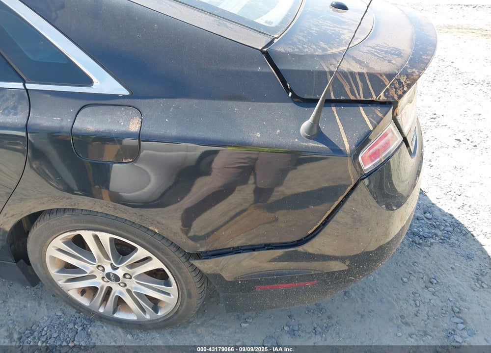 2014 LINCOLN MKZ HYBRID VIN: 3LN6L2LU9ER829681