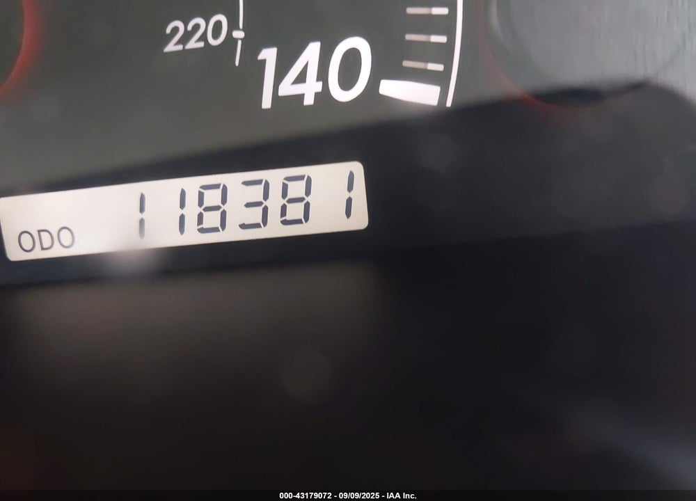 2005 TOYOTA CAMRY XLE VIN: 4T1BE30K55U061563
