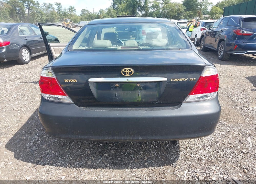 2005 TOYOTA CAMRY XLE VIN: 4T1BE30K55U061563