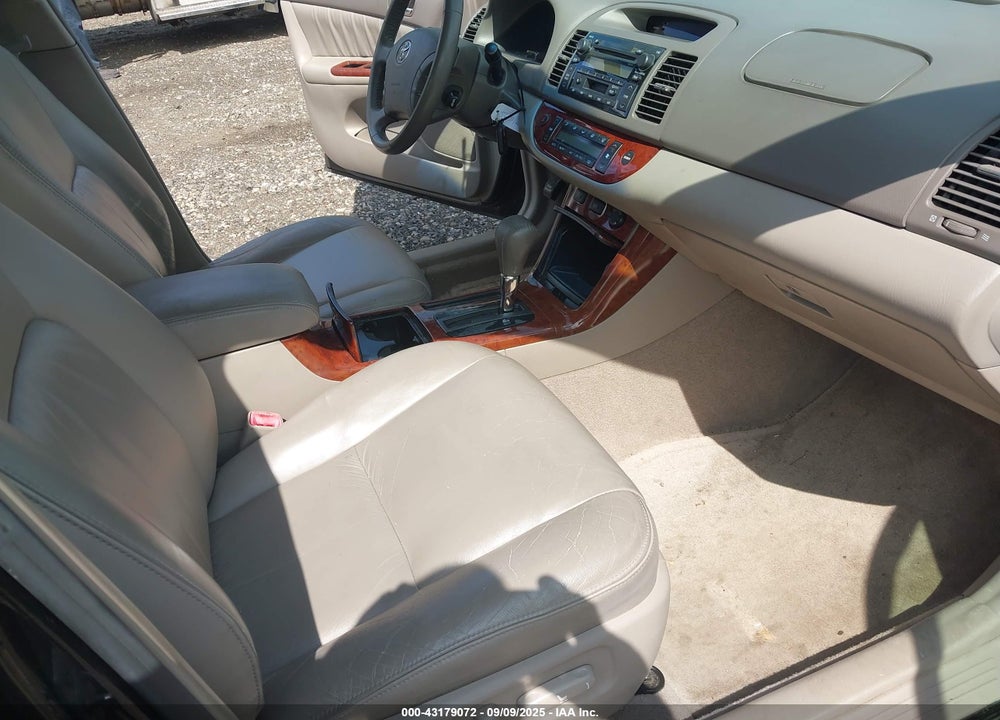 2005 TOYOTA CAMRY XLE VIN: 4T1BE30K55U061563