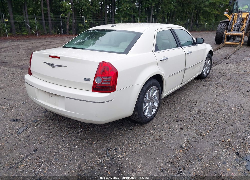 2010 CHRYSLER 300 VIN: 2C3CA5CV1AH136699