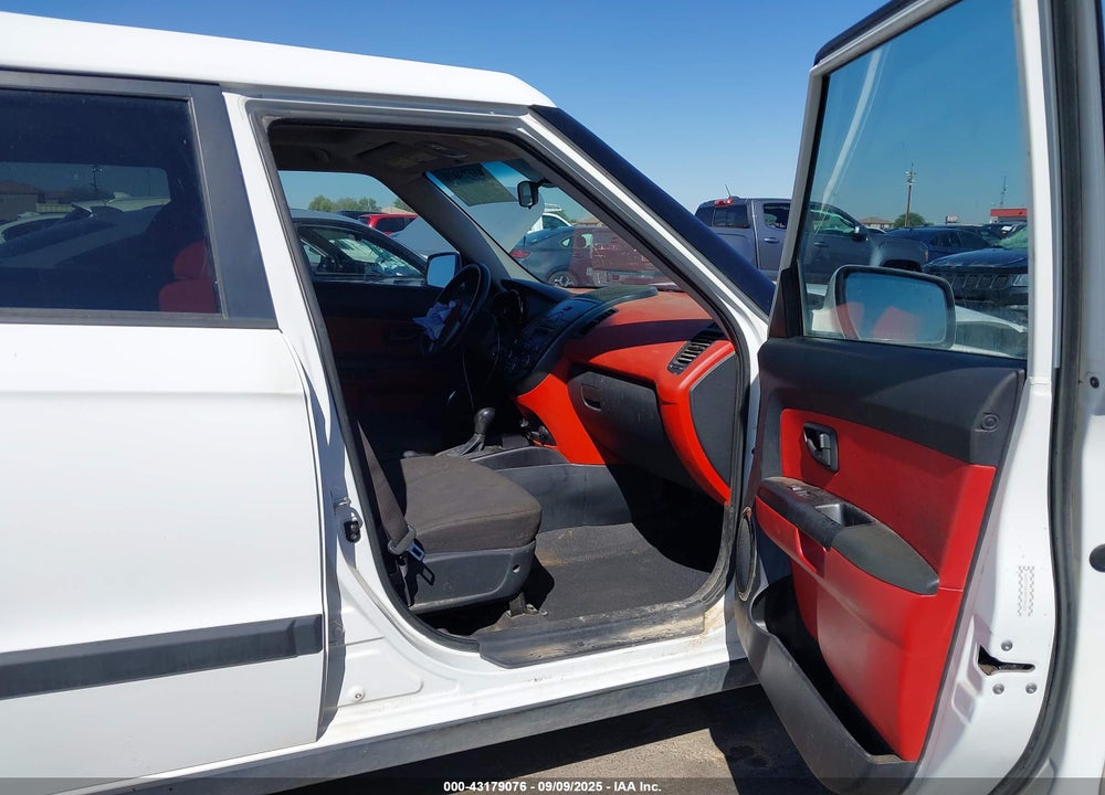 2011 KIA SOUL VIN: KNDJT2A29B7705123