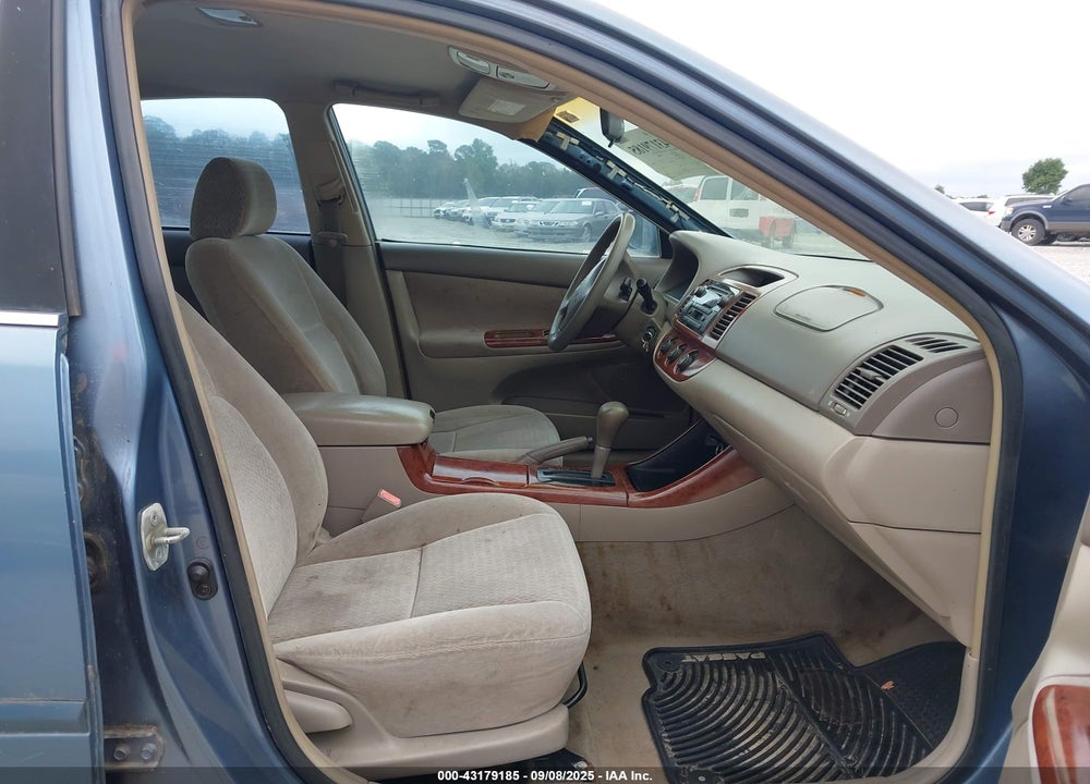 2002 TOYOTA CAMRY LE VIN: 4T1BE32K22U573578