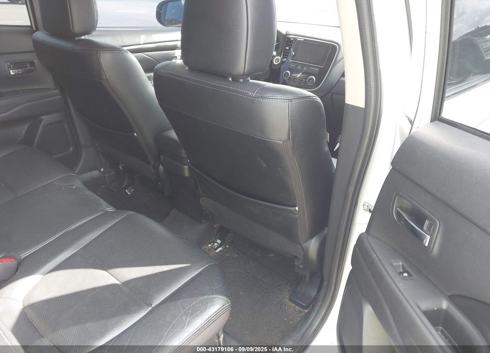 2017 MITSUBISHI OUTLANDER SE/SEL VIN: JA4AZ3A35HZ025353