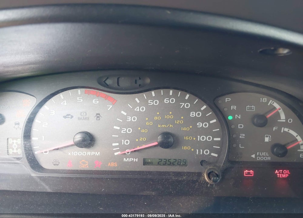2002 TOYOTA SEQUOIA LIMITED V8 VIN: 5TDBT48A72S136436