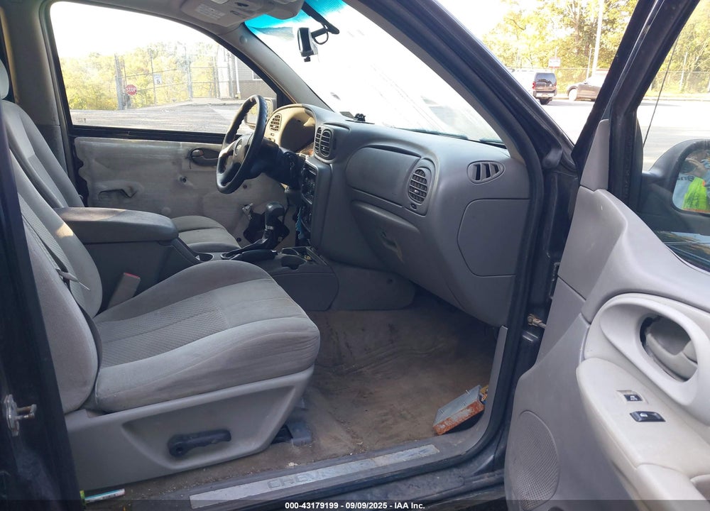 2008 CHEVROLET TRAILBLAZER LT VIN: 1GNDT13S282154101