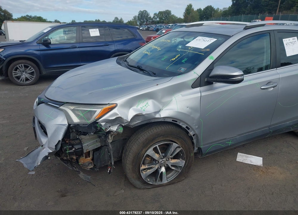 2016 TOYOTA RAV4 VIN: 2T3RFREV1GW462958