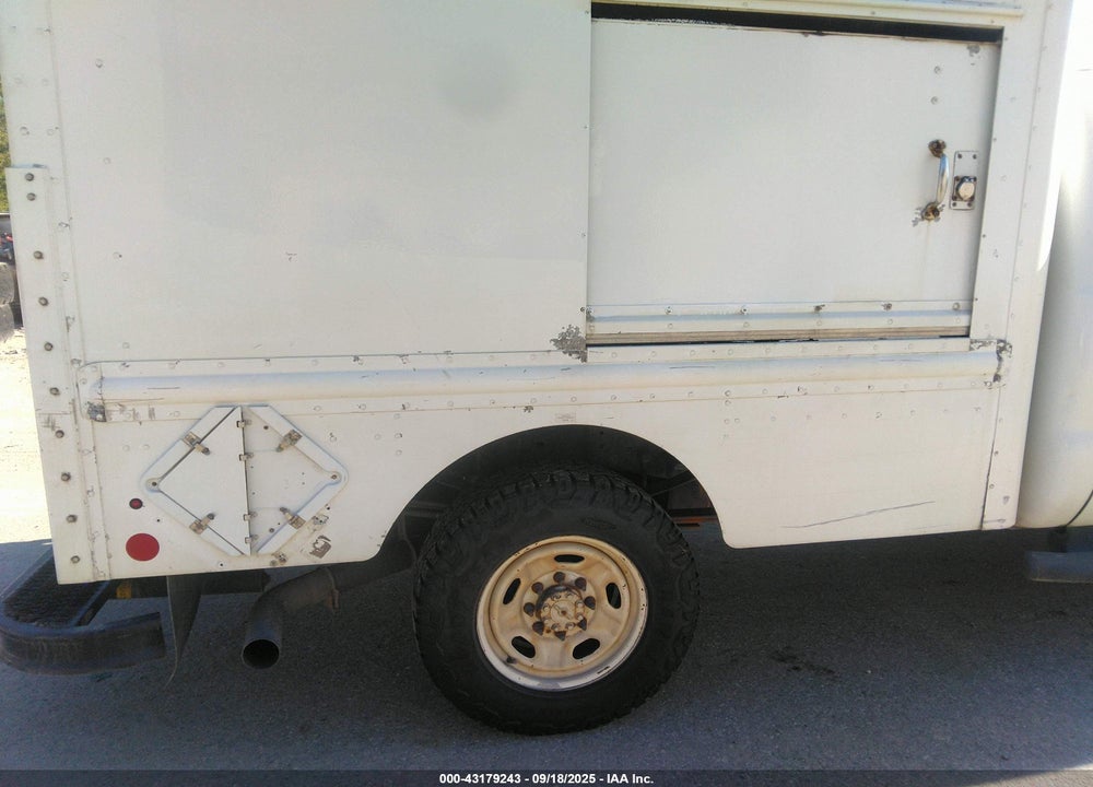 2015 FORD F-250 XL VIN: 1FDBF2B67FEA47585