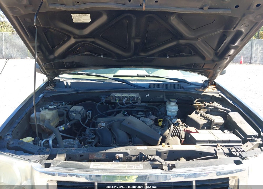 2008 FORD ESCAPE VIN: 1FMCU93178KA91273