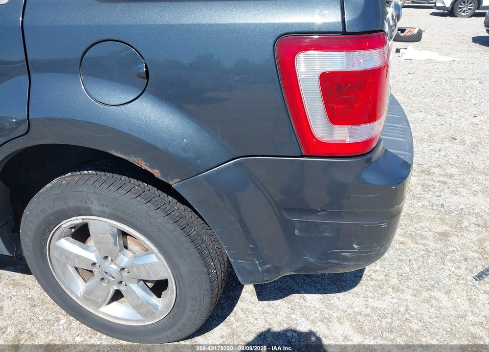 2008 FORD ESCAPE VIN: 1FMCU93178KA91273