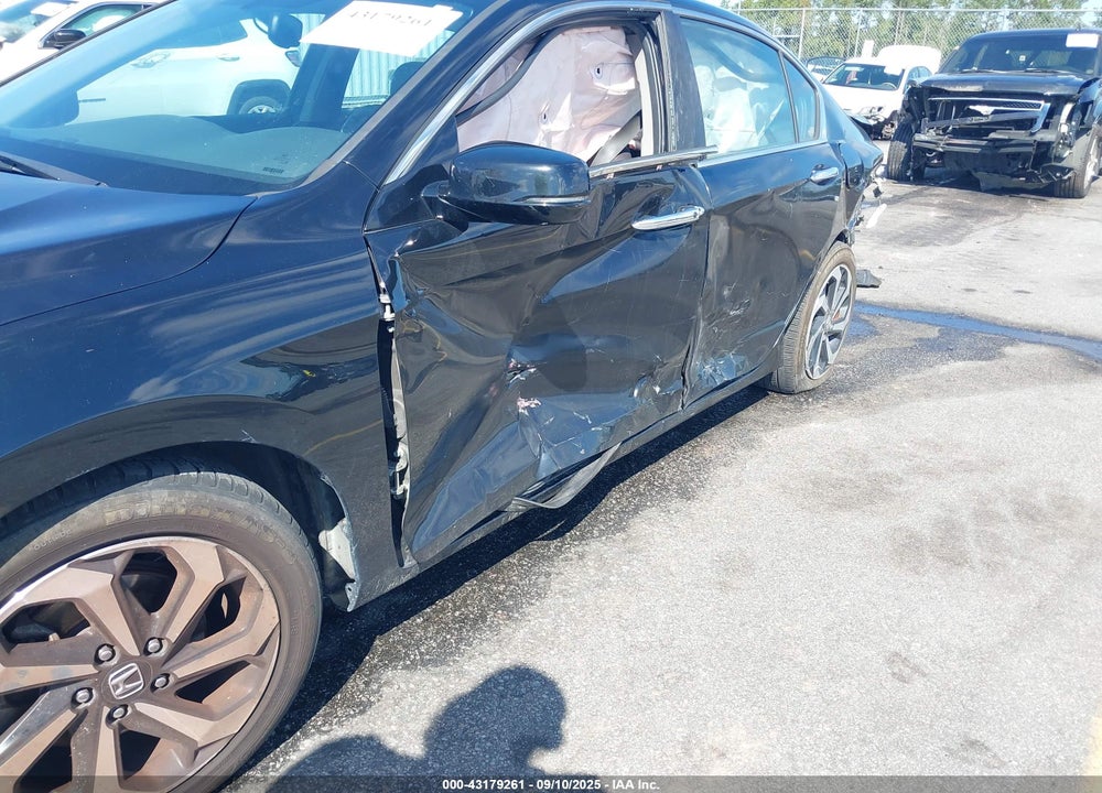 2016 HONDA ACCORD VIN: 1HGCR2F81GA176640