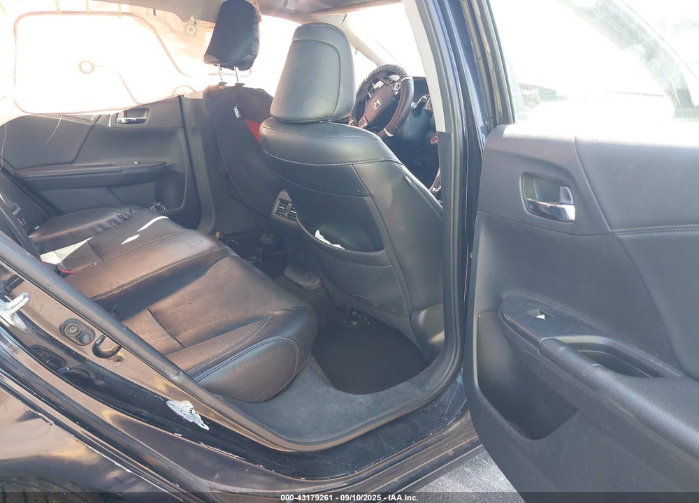 2016 HONDA ACCORD VIN: 1HGCR2F81GA176640