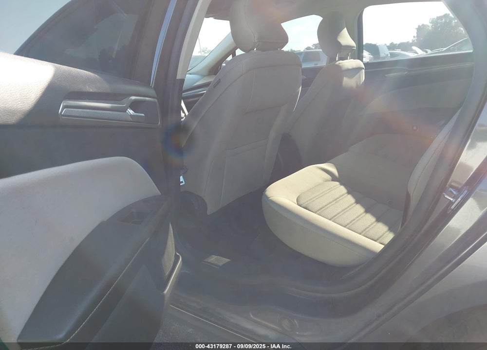 2018 FORD FUSION VIN: 3FA6P0G76JR273380