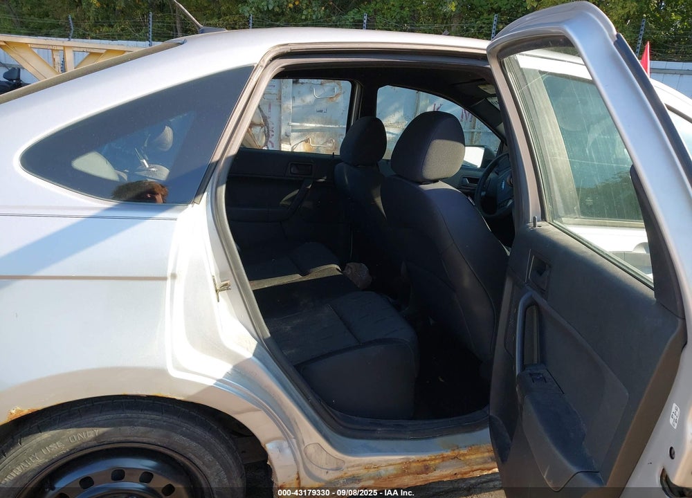 2011 FORD FOCUS VIN: 1FAHP3FN2BW189422