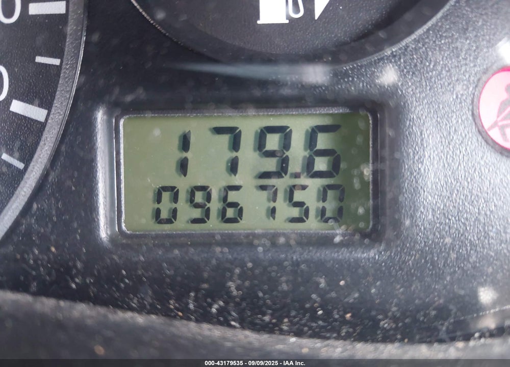2000 FORD FOCUS LX VIN: 1FAFP33P8YW335263