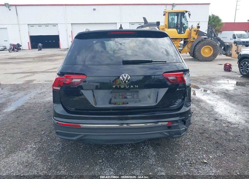 2024 VOLKSWAGEN TIGUAN VIN: 3VVFB7AXXRM029493